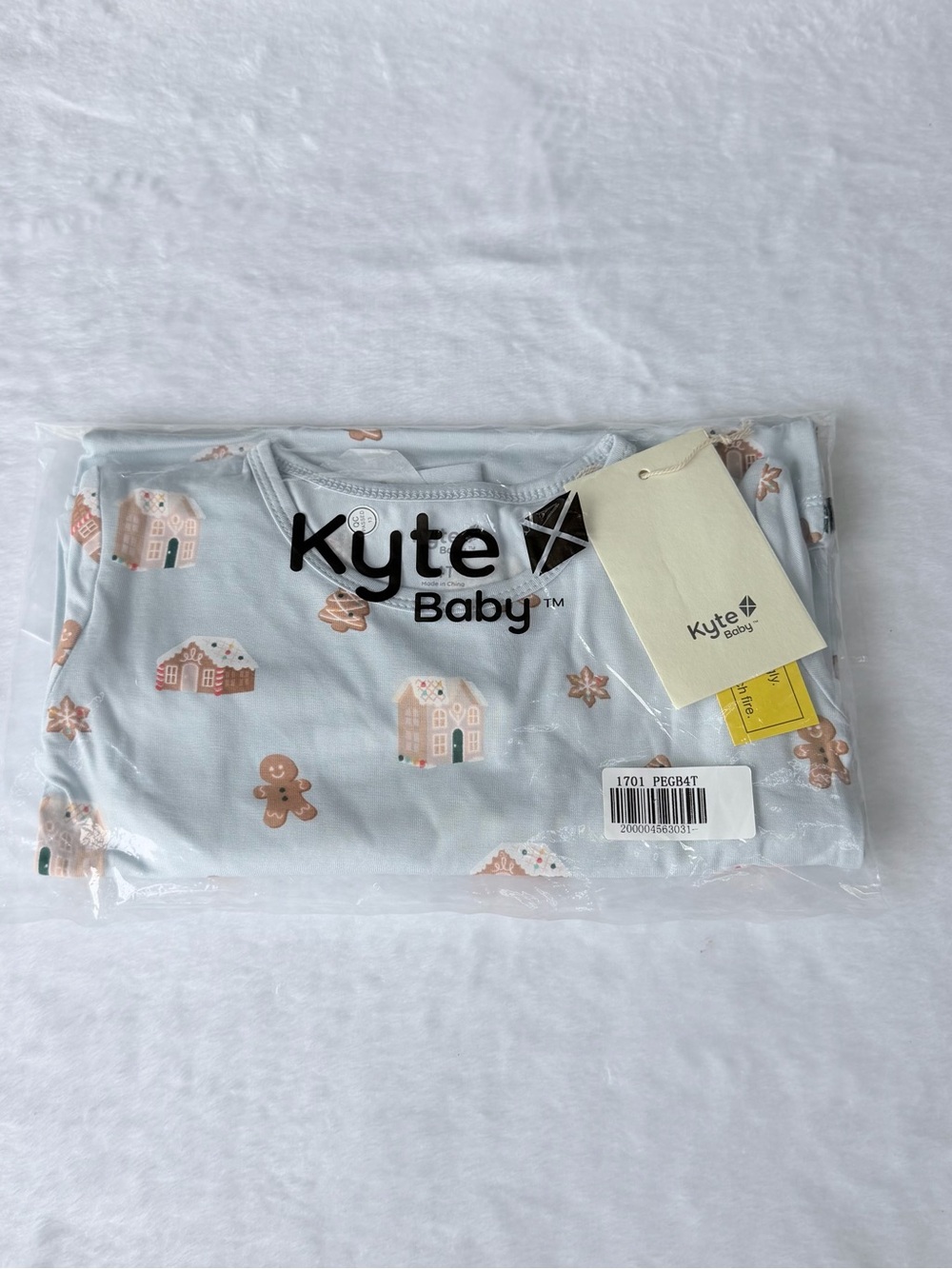 ✨NWT - Kyte Baby Light Blue Gingerbread Village Print Long Sleeve Pajamas - 4T